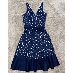 Nine West size 4 navy blue and white dotted dress
